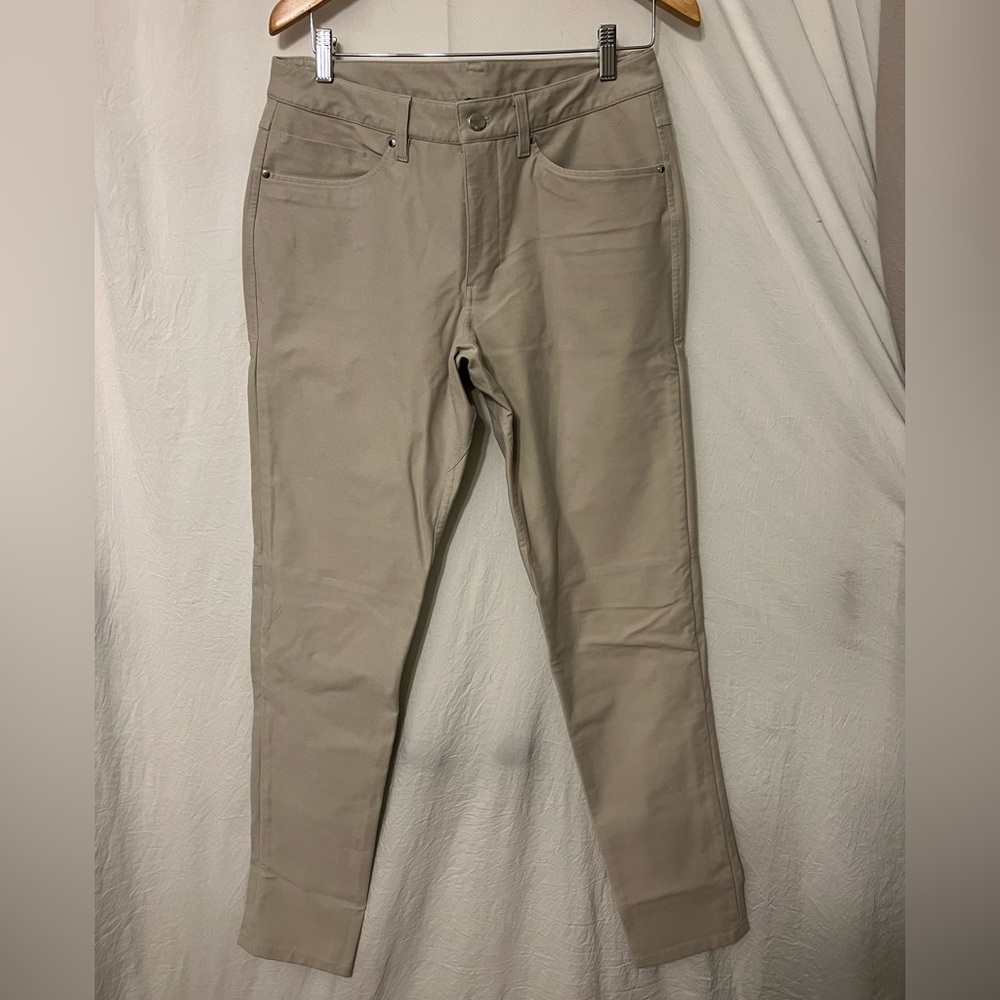 Lululemon Men’s Khaki Pants size 31x32